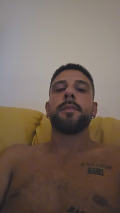 Ross96 live cam on Cam4