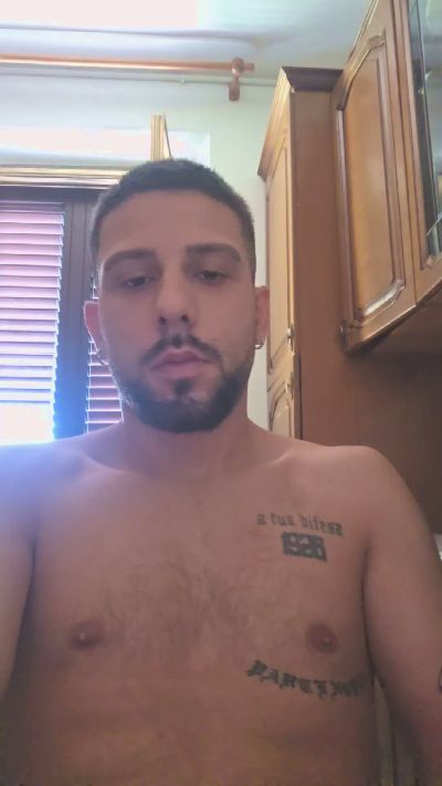 Ross96 live cam on Cam4