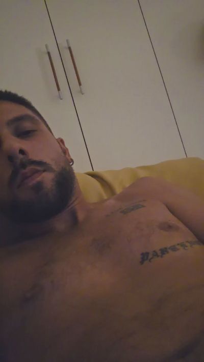 Ross96 live cam on Cam4