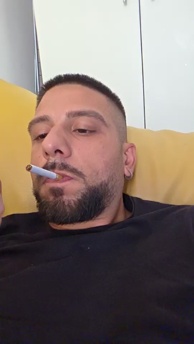 Ross96 live cam on Cam4