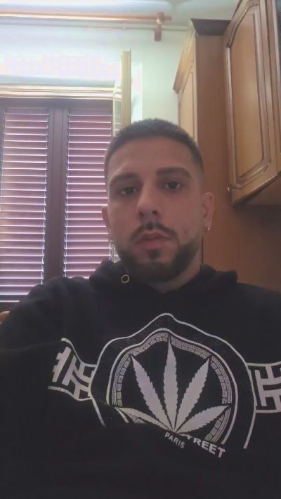 Ross96 live cam on Cam4