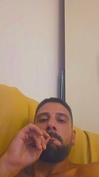 Ross96 live cam on Cam4