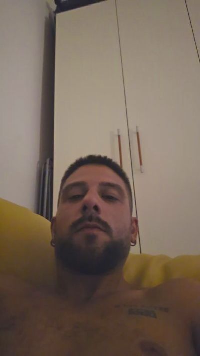 Ross96 live cam on Cam4