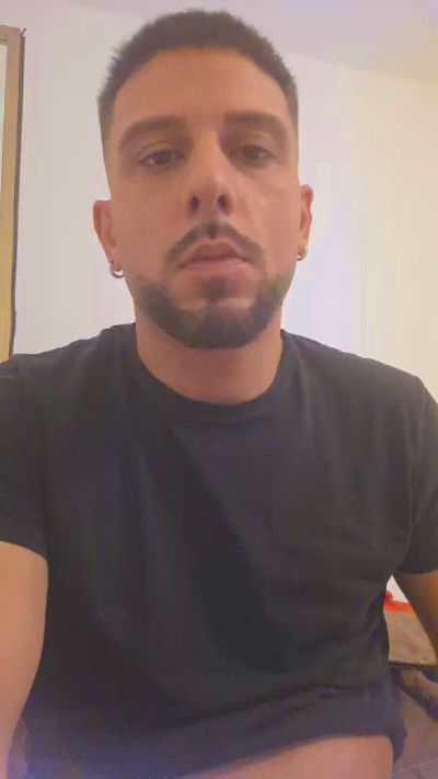 Ross96 live cam on Cam4