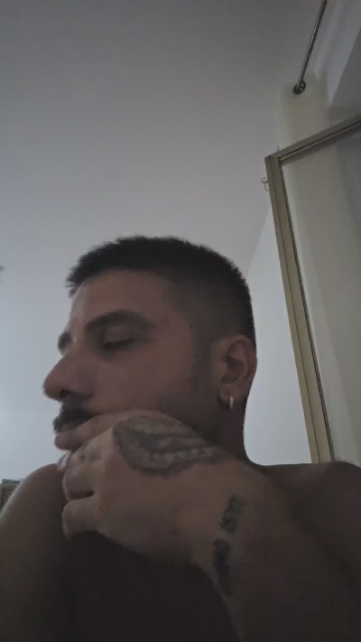 Ross96 live cam on Cam4
