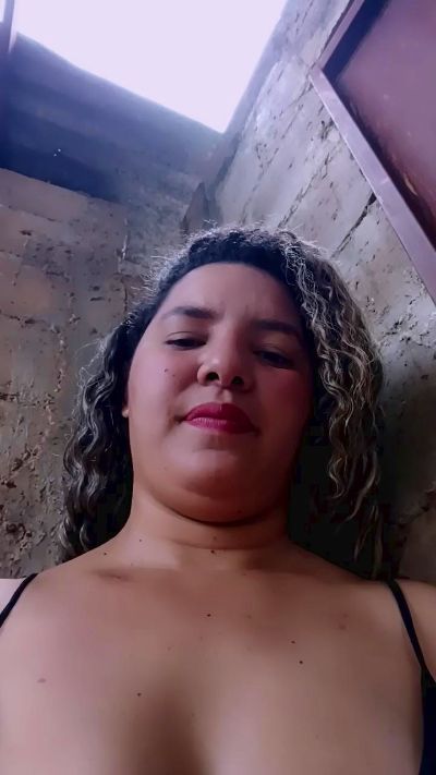Rossita_Golden1 live cam on Cam4