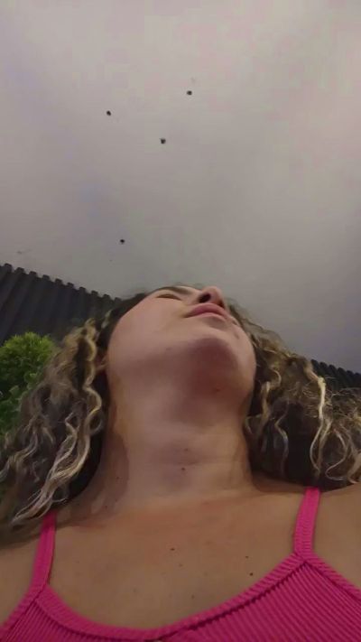 Rossita_Golden1 live cam on Cam4