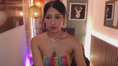 Rosss_miaa3 live cam on Cam4