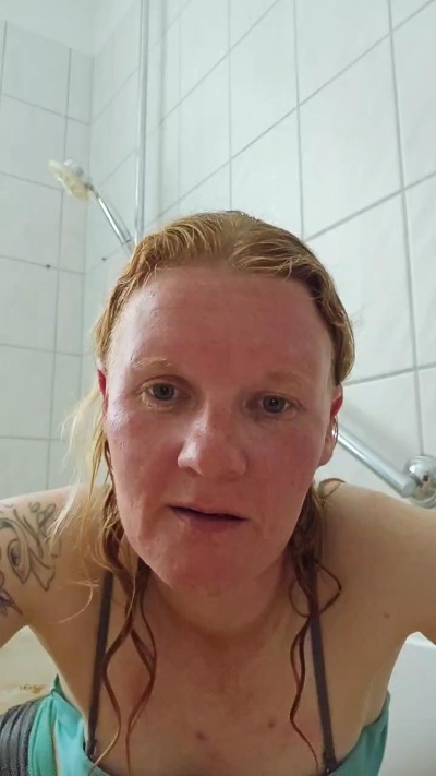 RoteZora85 live cam on Cam4