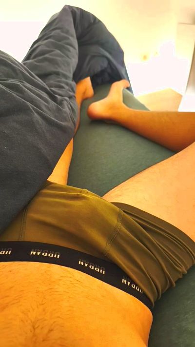 Rouelibre44_ live cam on Cam4