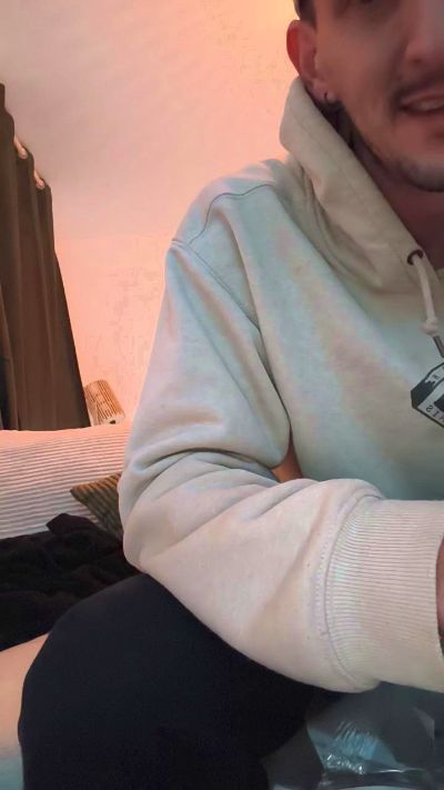 Rouelibre44_ live cam on Cam4