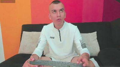 Rowan_Cley live cam on Cam4