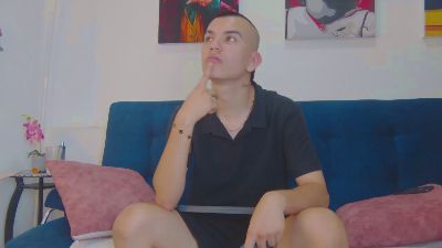 Rowan_Cley live cam on Cam4