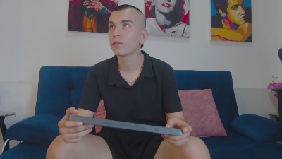 Rowan_Cley live cam on Cam4