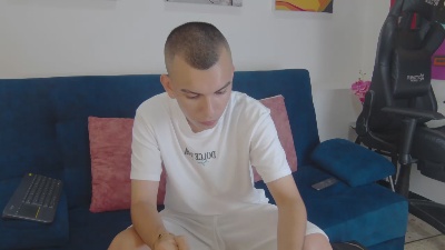 Rowan_Cley live cam on Cam4