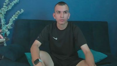 Rowan_Cley live cam on Cam4