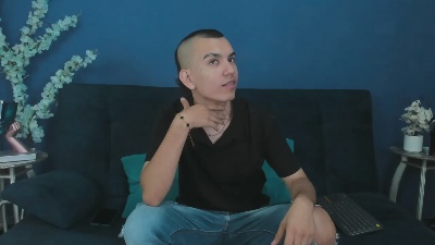 Rowan_Cley live cam on Cam4