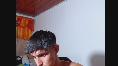 Rowanbig23 live cam on Cam4