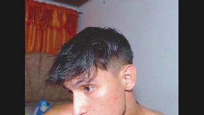 Rowanbig23 live cam on Cam4