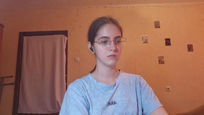 RoxanaKneisler live cam on Cam4