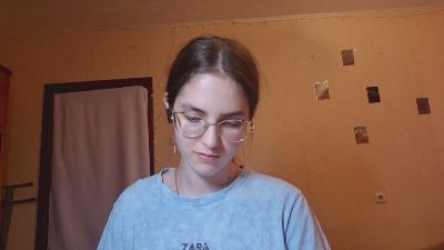 RoxanaKneisler live cam on Cam4