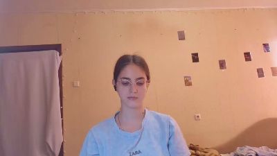 RoxanaKneisler live cam on Cam4
