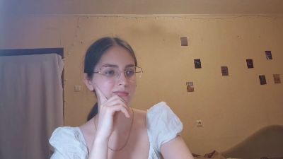 RoxanaKneisler live cam on Cam4