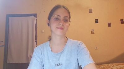 RoxanaKneisler live cam on Cam4