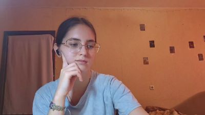 RoxanaKneisler live cam on Cam4