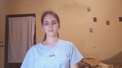 RoxanaKneisler live cam on Cam4