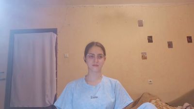 RoxanaKneisler live cam on Cam4