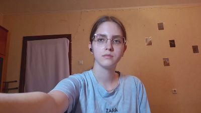 RoxanaKneisler live cam on Cam4