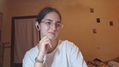 RoxanaKneisler live cam on Cam4