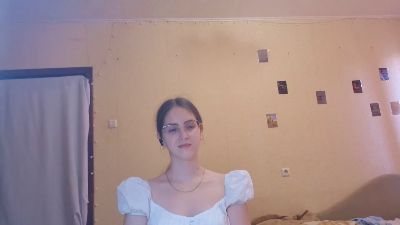 RoxanaKneisler live cam on Cam4