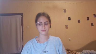 RoxanaKneisler live cam on Cam4