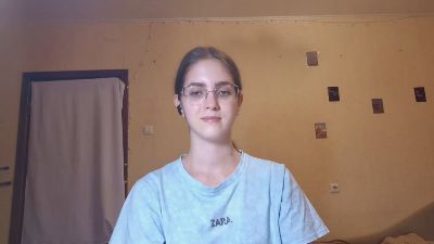 RoxanaKneisler live cam on Cam4