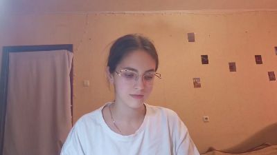 RoxanaKneisler live cam on Cam4