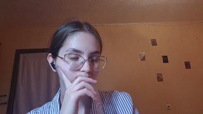 RoxanaKneisler live cam on Cam4