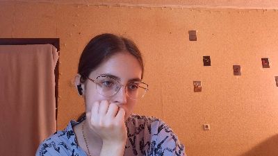 RoxanaKneisler live cam on Cam4