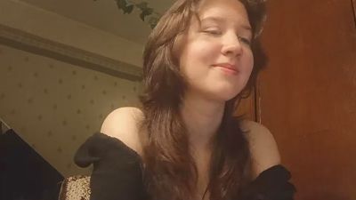RoxaneBramer live cam on Cam4