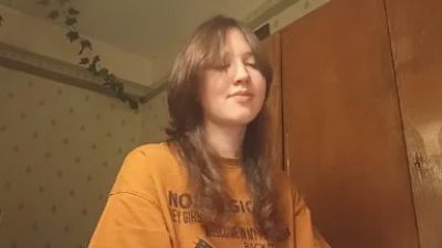 RoxaneBramer live cam on Cam4