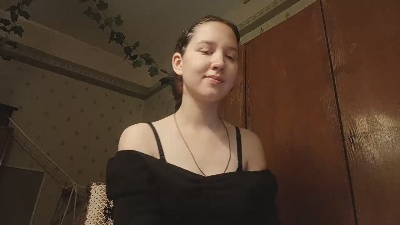 RoxaneBramer live cam on Cam4
