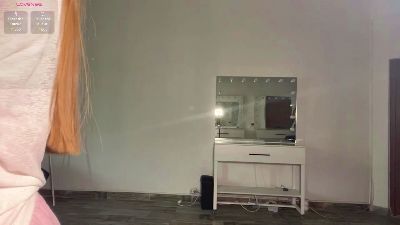 RoxannMecca live cam on Cam4