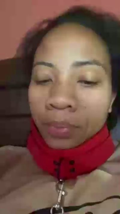 RoxanneSoumise live cam on Cam4
