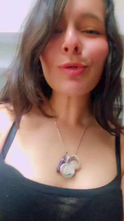 Roxannepiggy live cam on Cam4