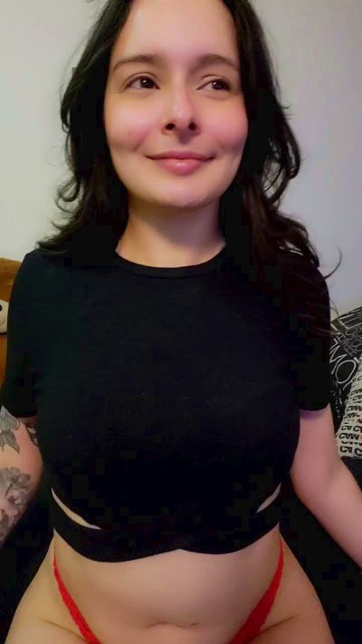 Roxannepiggy live cam on Cam4