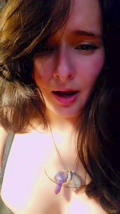 Roxannepiggy live cam on Cam4