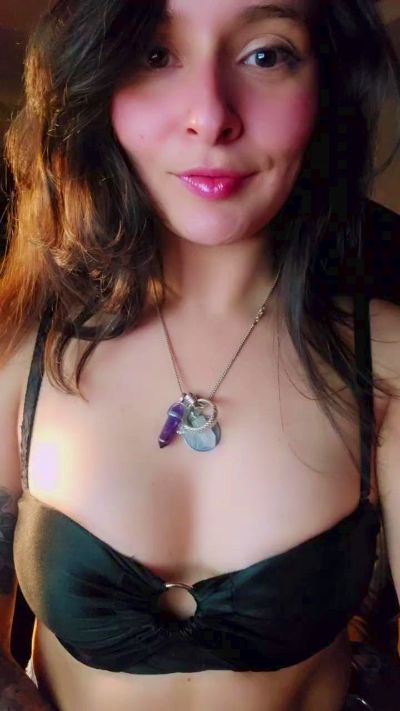 Roxannepiggy live cam on Cam4