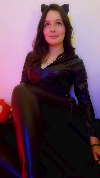 Roxannepiggy live cam on Cam4
