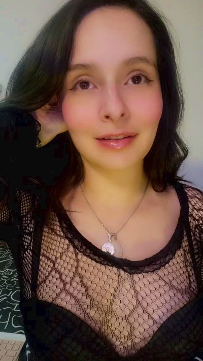 Roxannepiggy live cam on Cam4